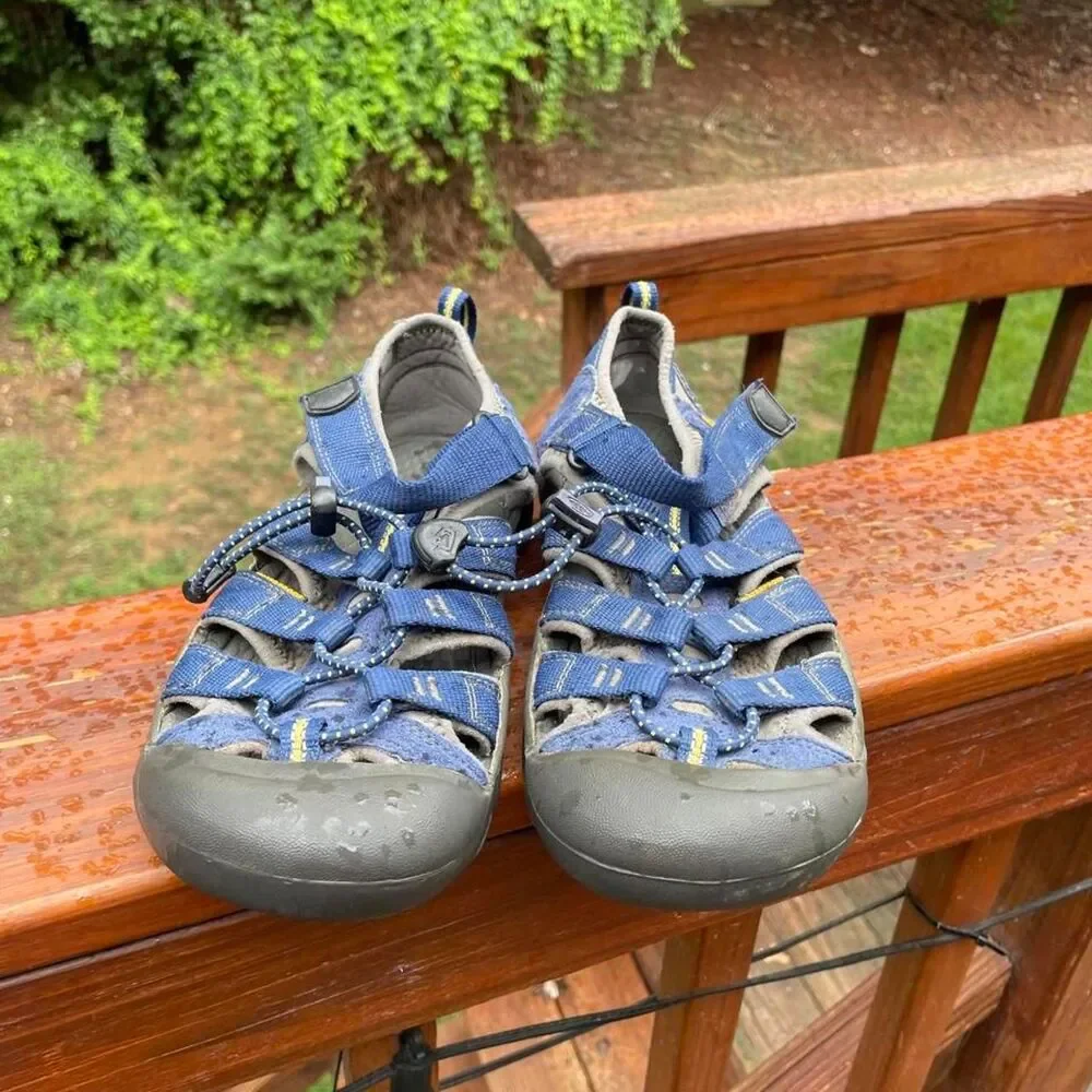 Keen Men's 5 Womens 8.5  Blue and Navy Water Sandals